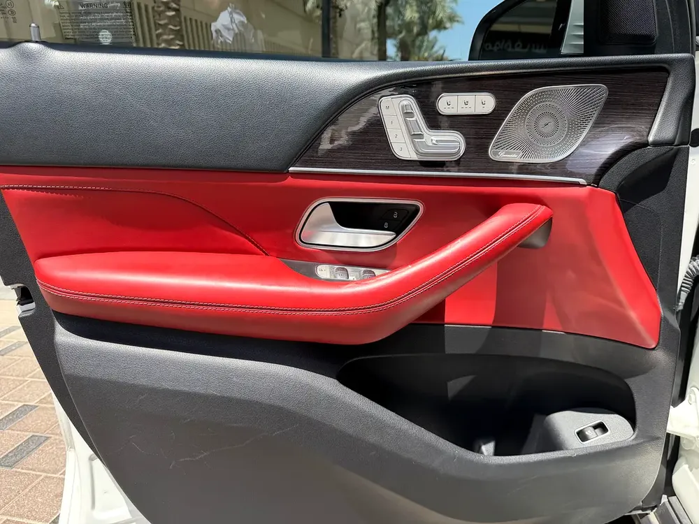 2022 MERCEDES-BENZ GLS 450 MAYBACH KIT | WHITE EXTERIOR | RED INTERIOR | AED 189,000 - Image 12