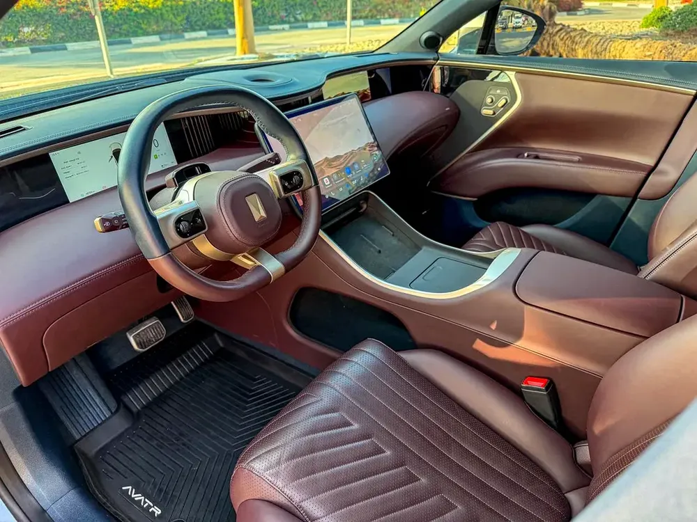 2023 Used Avatar 11 AWD | 90 kWh | 572 Hp | Range (580 Km) | Law Mileage (69,000 Km) - Image 10