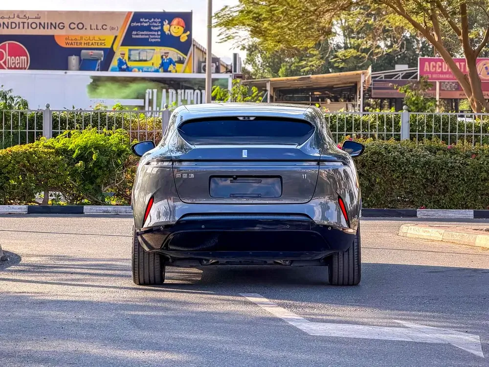 2023 Used Avatar 11 AWD | 90 kWh | 572 Hp | Range (580 Km) | Law Mileage (69,000 Km) - Image 6