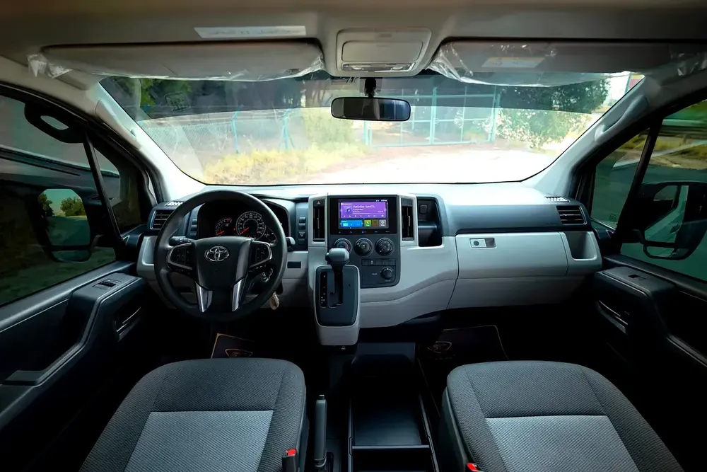 High-Roof 13-Seater Passenger Van | Automatic | GCC Specs | Ref#T28025 - Image 7