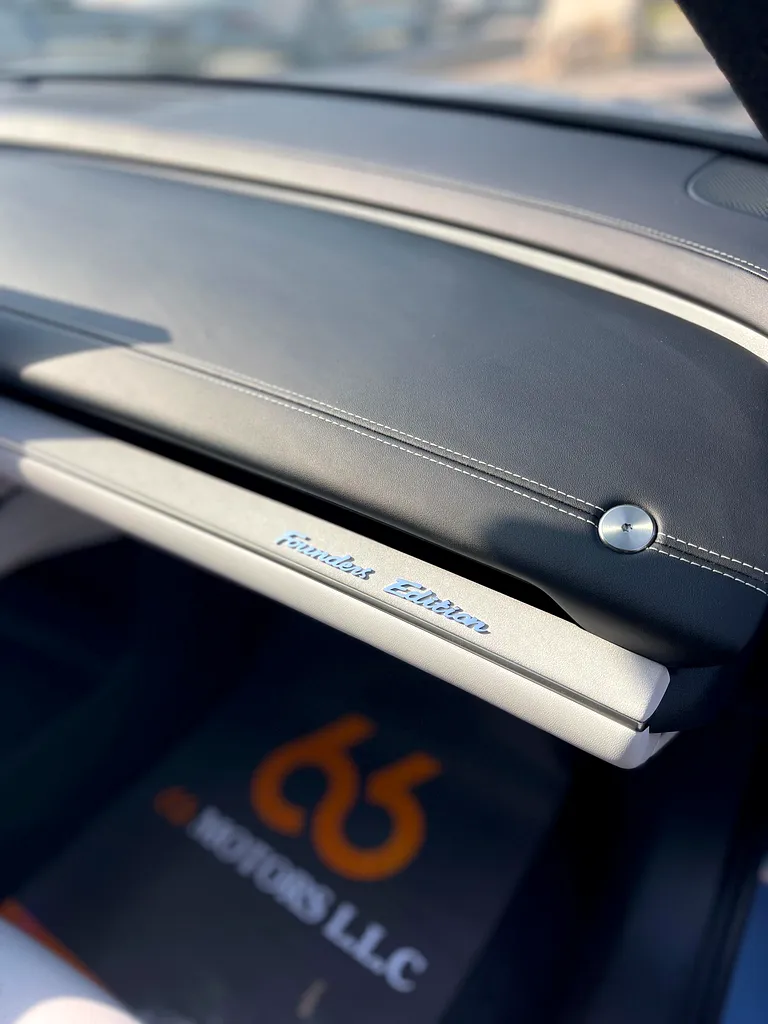 Xiaomi SU7 Founder’s Edition | Built-in Fridge | 1 of 5000 | Nappa | 25 Speakers - Image 9