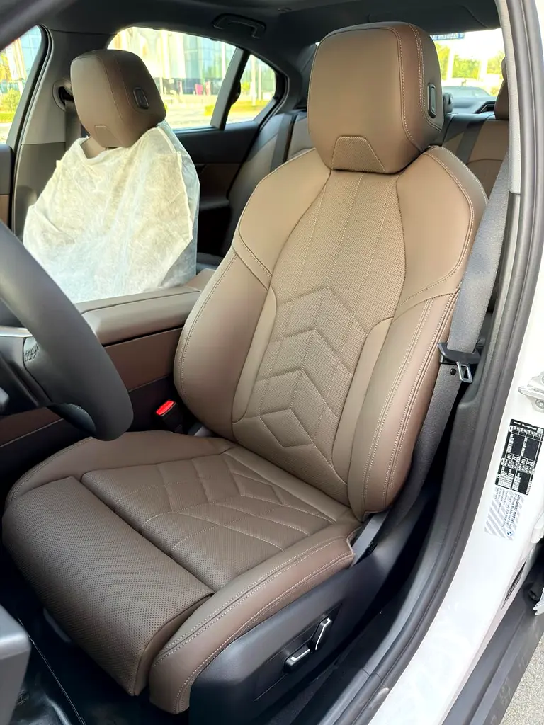 2026 BMW 520i. 5 Years Warranty/ 5 Years Free Service. Free Insurance/ Window tint - Image 8