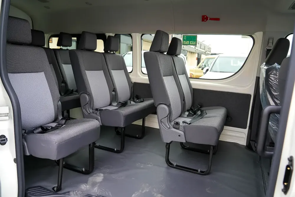 Toyota Hiace DLX 3.5 Manual 2026 GCC Specs - Brand New - Image 14