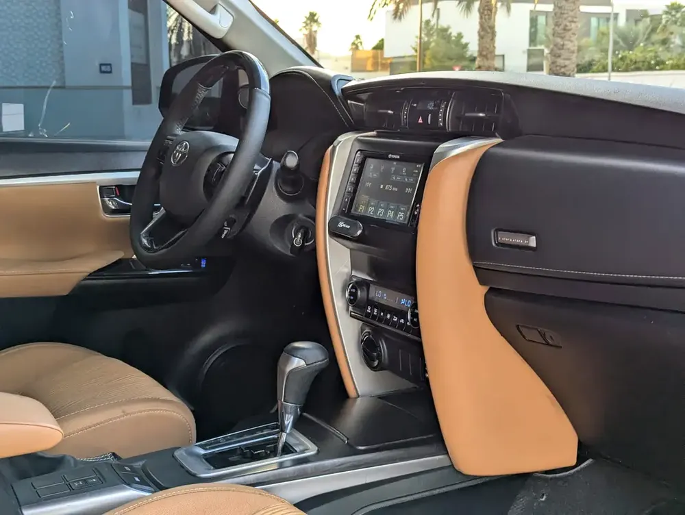 TOYOTA FORTUNER 2022 GXR V6 4.0L GCC IN EXCELLENT CONDITION - Image 6