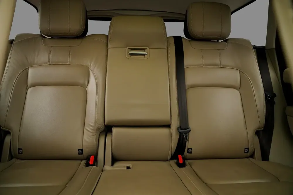 Land Rover Range Rover HSE 2019 - GCC Specs - Pristine Condition - Image 14