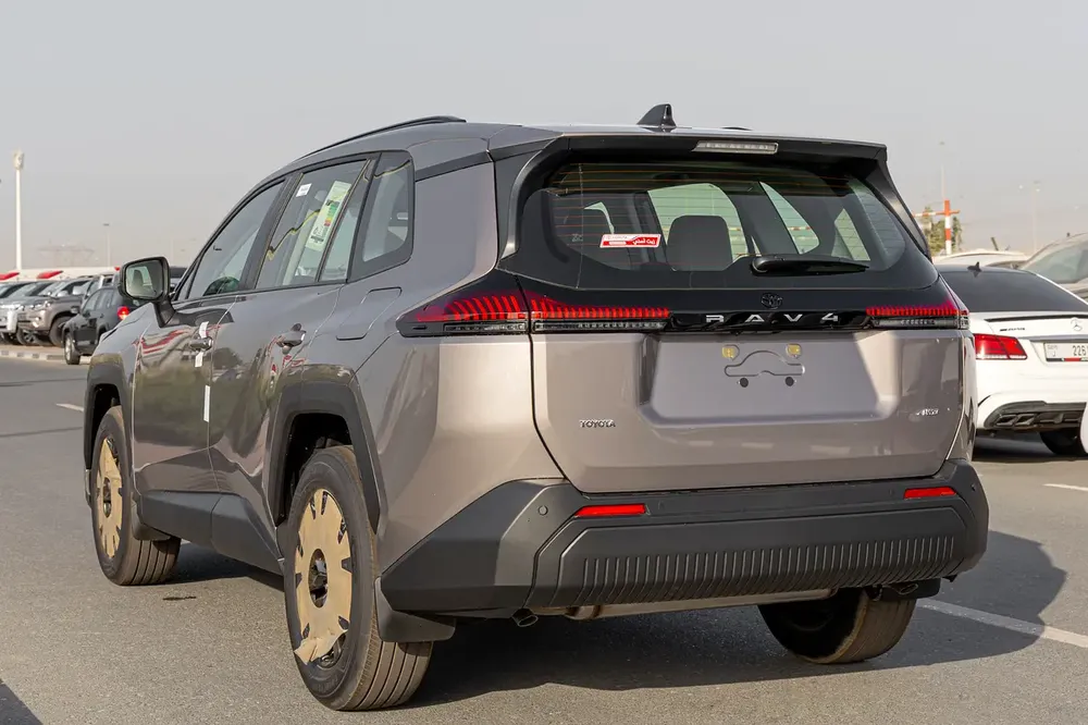 Brand New | 2026 | Toyota RAV4 LE | AWD | GCC Specs | V4 | Dark Gold Exterior (EXPORT) - Image 6