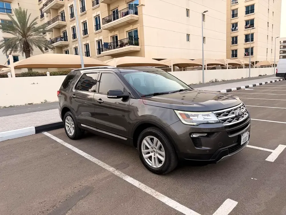 Ford Explorer XLT 2018 Full option 4 wheel drive - Image 6