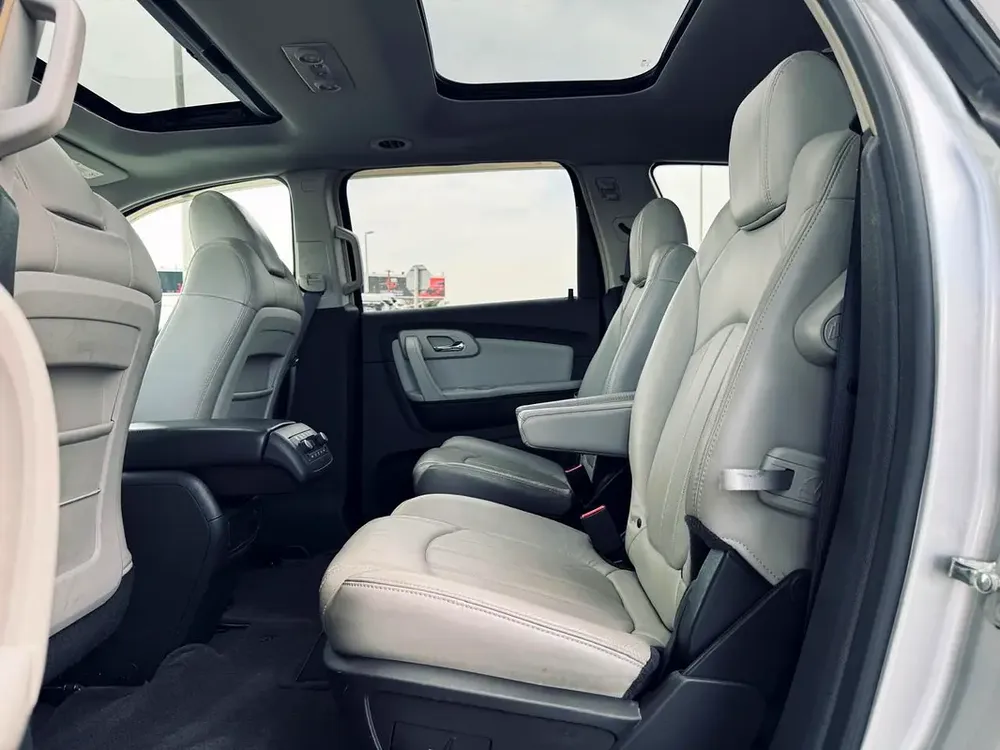 CHEVROLET TRAVERSE | 2009 | FULL OPTION | CLEAN CAR FRESH JAPAN IMPORT - Image 10
