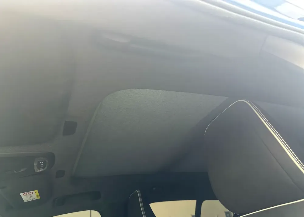 Full Volvo Service History / 2 Keys | Volvo XC40 T4 R-Design 2019 GCC Specifications (Single Owner) - Image 10