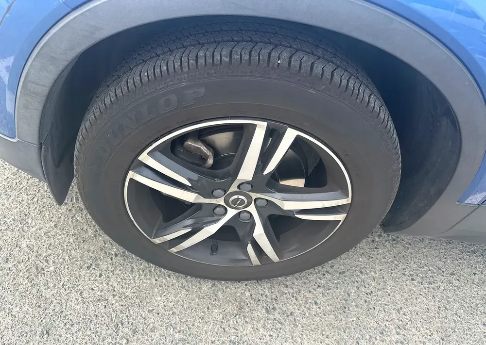 Full Volvo Service History / 2 Keys | Volvo XC40 T4 R-Design 2019 GCC Specifications (Single Owner) - Image 7
