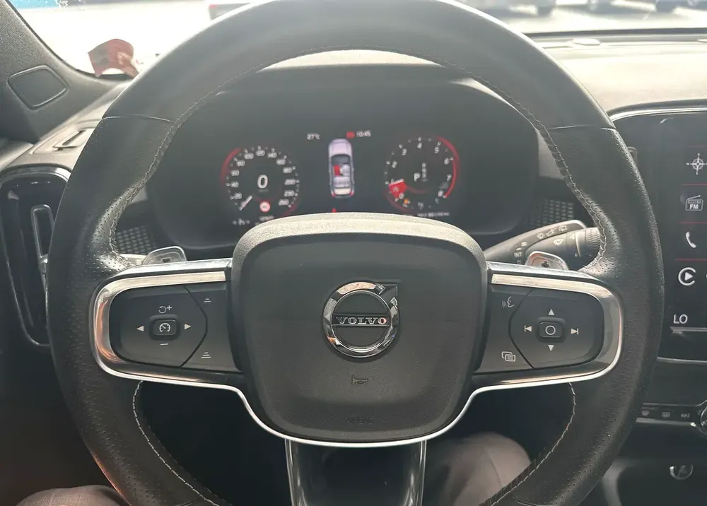 Full Volvo Service History / 2 Keys | Volvo XC40 T4 R-Design 2019 GCC Specifications (Single Owner) - Image 9
