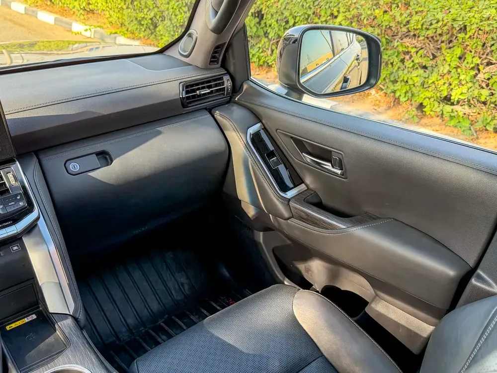 Land Cruiser VXR Twin Turbo  2022 | GCC Specs | Full Option - Image 18
