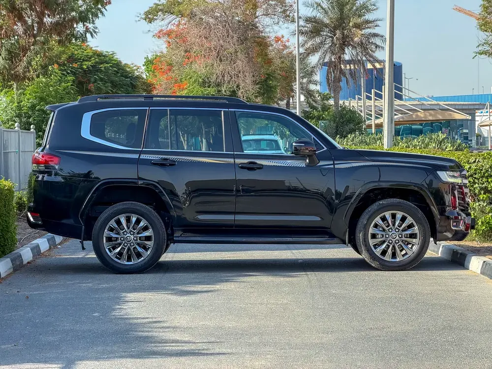 Land Cruiser VXR Twin Turbo  2022 | GCC Specs | Full Option - Image 7