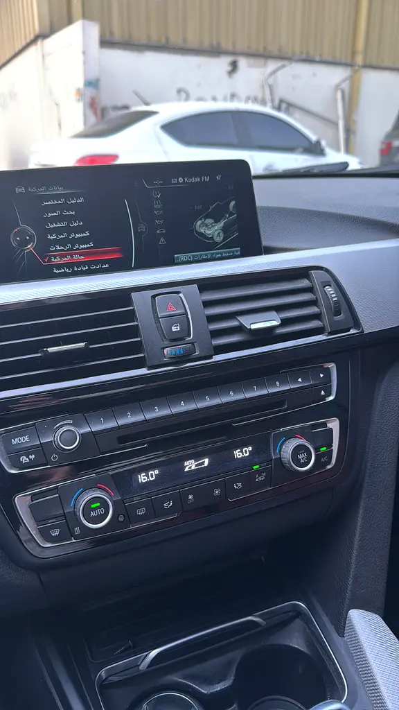 BMW X6 xDrive50i M Sport 2018 | GCC Specs | Pristine Condition - Image 11
