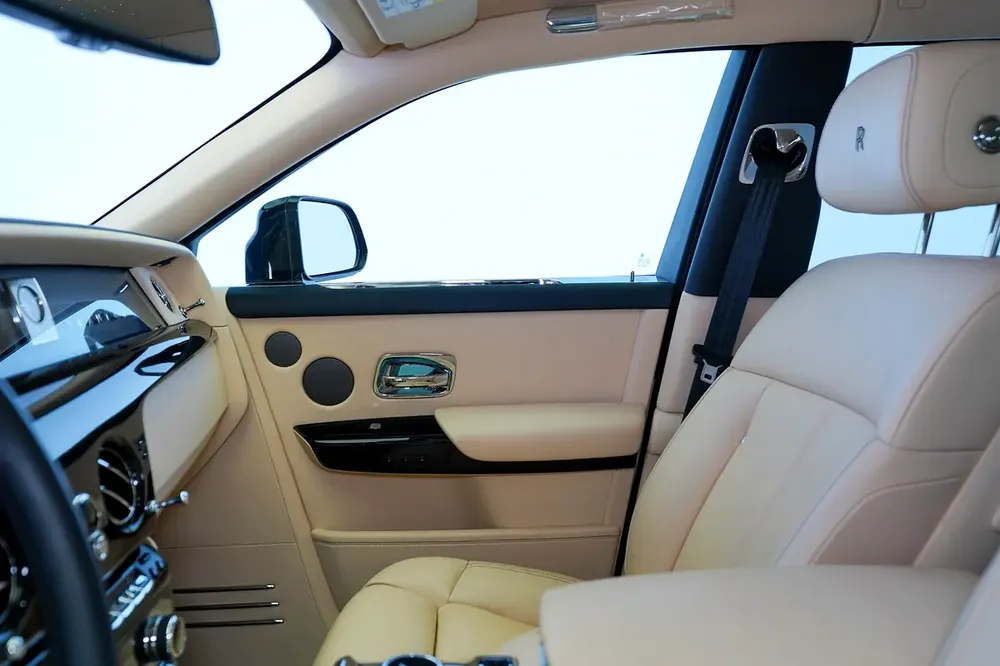 WARRANTY APRIL 2027 | STARLIGHT | REAR ENTERTAINMENT | PHANTOM - Image 16