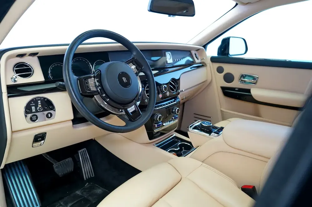 WARRANTY APRIL 2027 | STARLIGHT | REAR ENTERTAINMENT | PHANTOM - Image 6