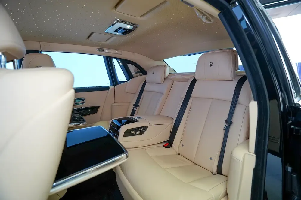 WARRANTY APRIL 2027 | STARLIGHT | REAR ENTERTAINMENT | PHANTOM - Image 9