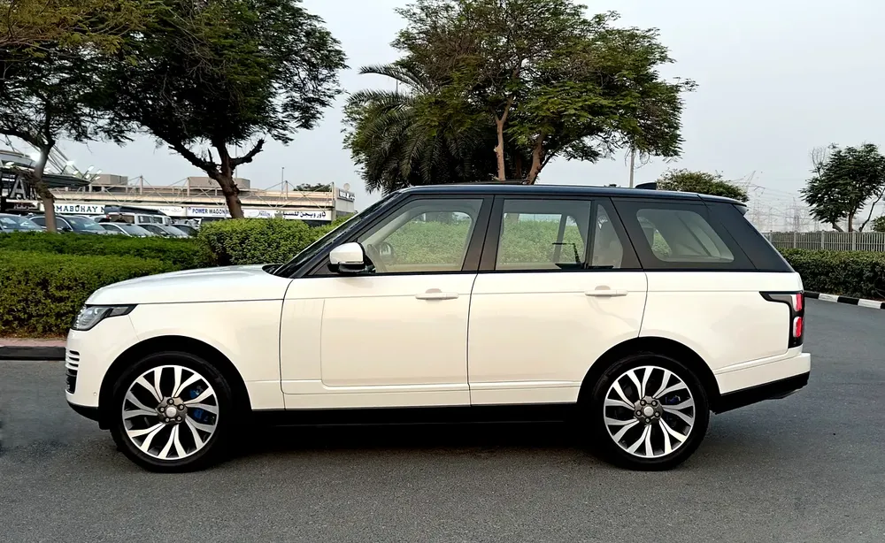 2018 Range Rover Vogue HSE V6, GCC Specifications - Image 4