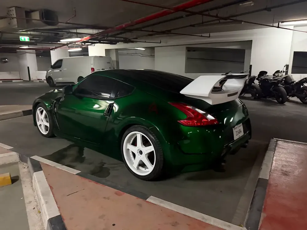 nissan 370 z candy apple green with satin white - Image 4