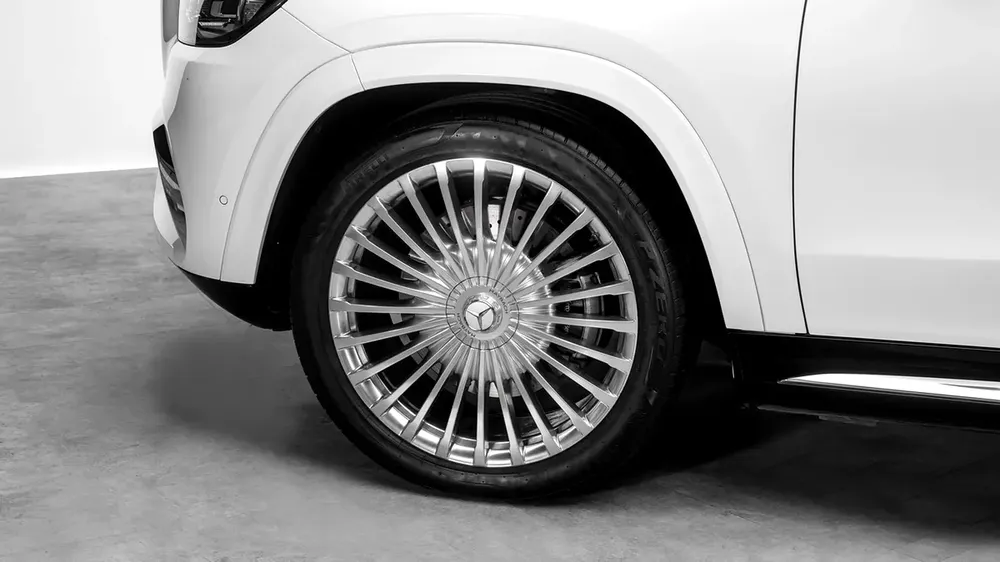 Mercedes-Benz GLS600 Maybach - 2023 - Japanese Specs - Image 4