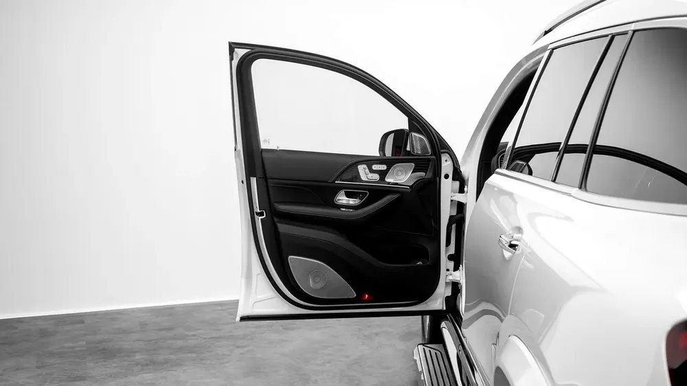 Mercedes-Benz GLS600 Maybach - 2023 - Japanese Specs - Image 6