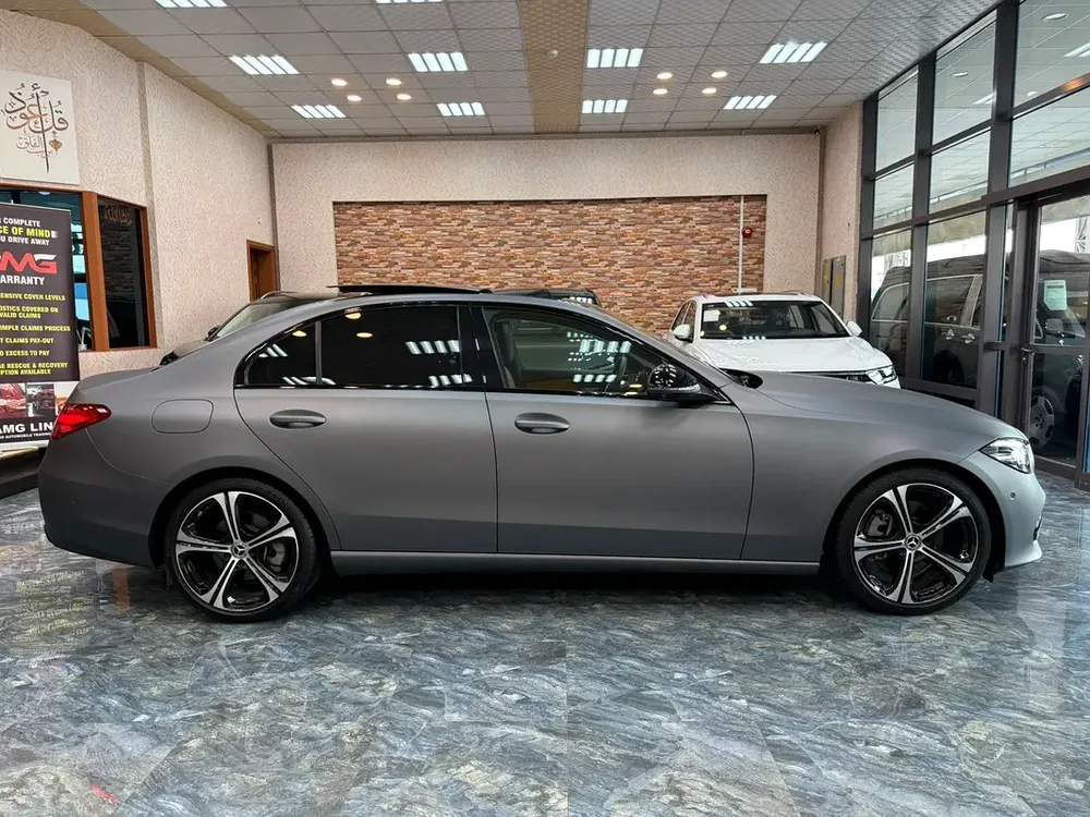Mercedes C300 premium plus night edition - Image 4