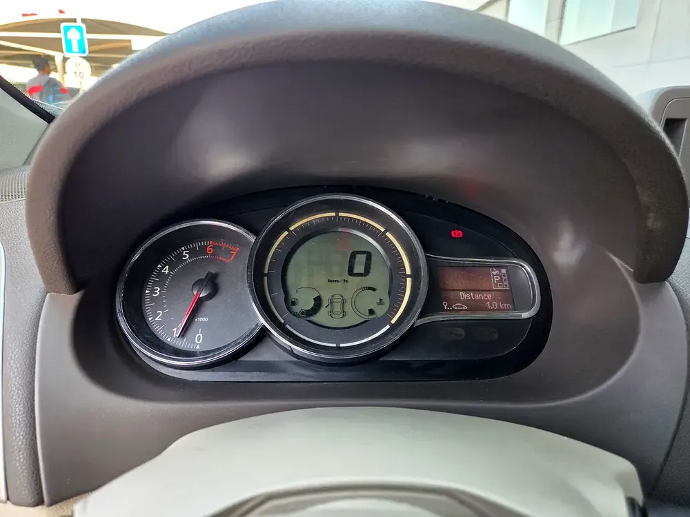 Renault Fluence LE 2017 GCC Specs - Image 4