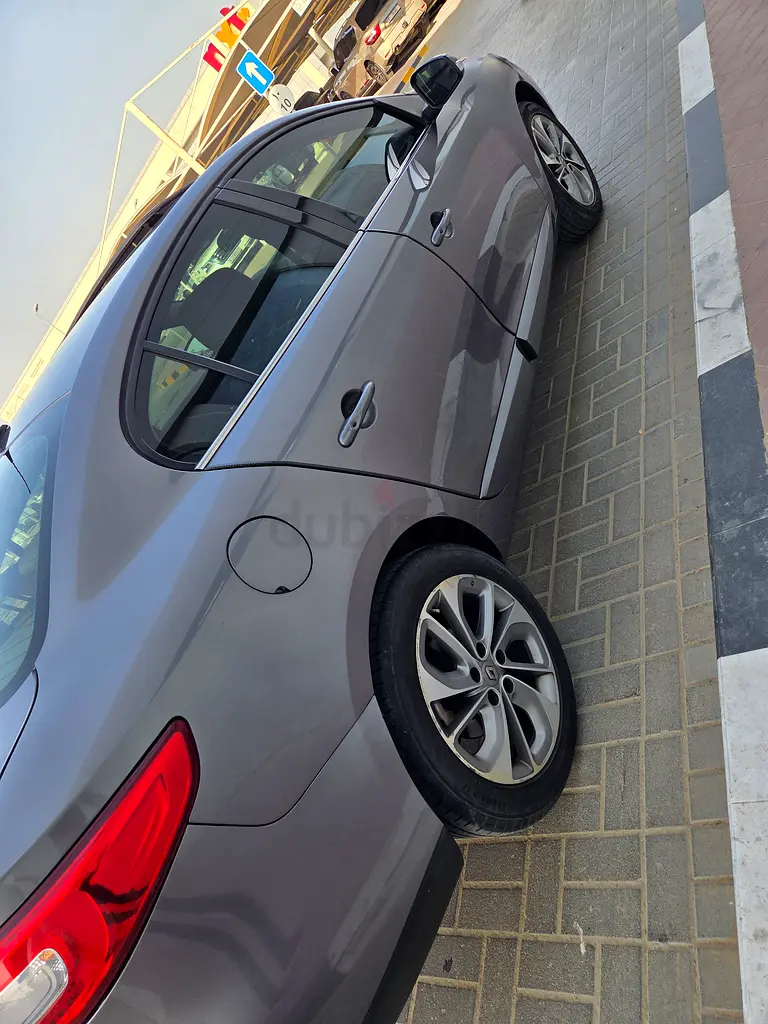 Renault Fluence LE 2017 GCC Specs - Image 6