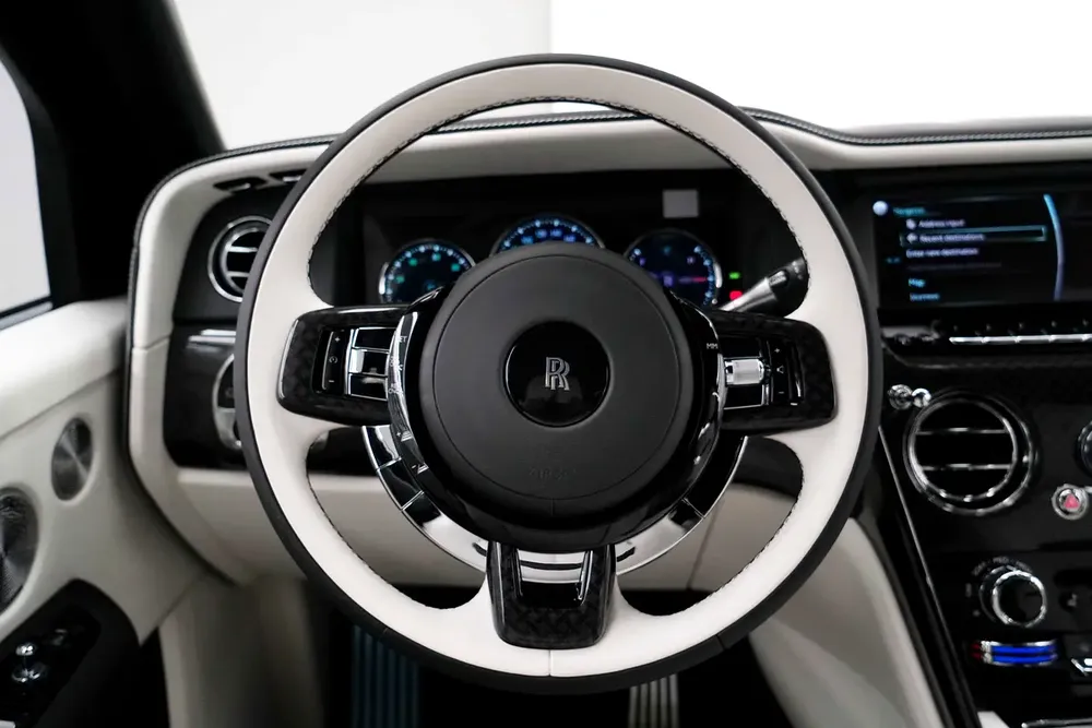 2024 ROLLS ROYCE CULLINAN BLACK BADGE / BESPOKE / CURTAIN / SANCTUARY SEATS / WARRANTY - Image 9