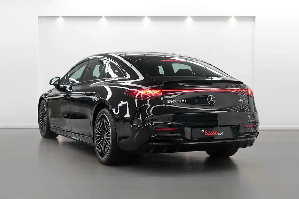 2023 MERCEDES EQS 580 4MATIC / LOW MILEAGE / GCC / CARBON FIBRE  / BURMESTER - Image 4