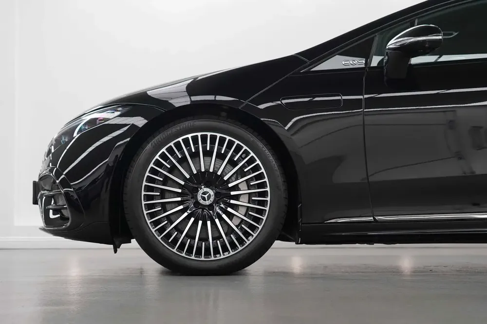 2023 MERCEDES EQS 580 4MATIC / LOW MILEAGE / GCC / CARBON FIBRE  / BURMESTER - Image 6