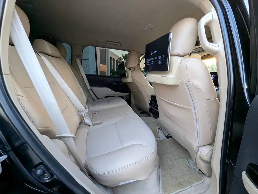 Toyota Land Cruiser GXR 2024 GCC Specs - V6 4.0L - Image 4