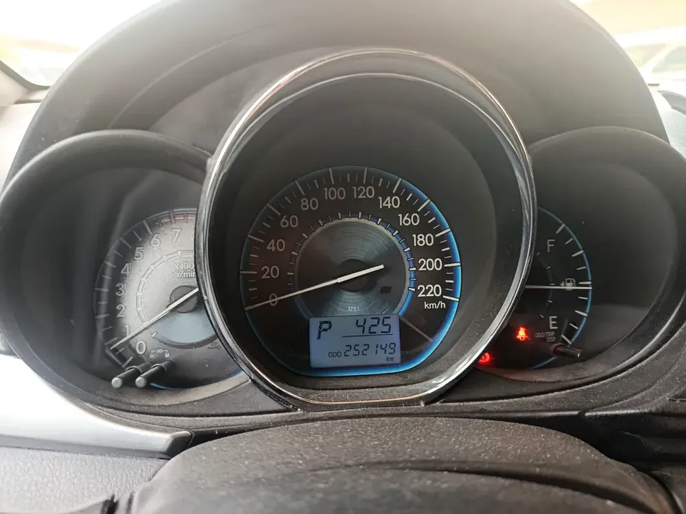 Toyota YARIS 2014 SE+ 1.5L Full Option Push Start - Image 10