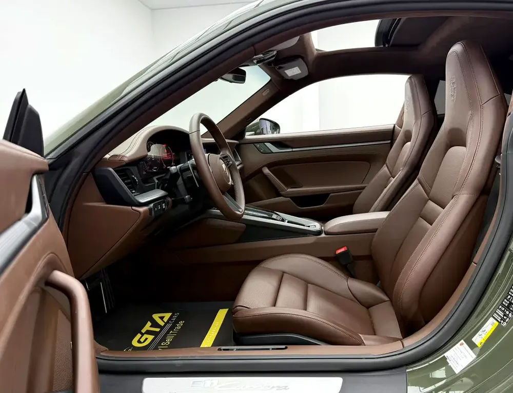 2025 Porsche 911 Carrera ,Porsche Warranty ,Full Porsche Service History ,GCC - Image 11