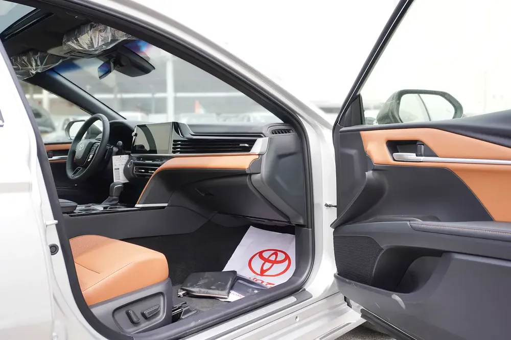 2025 MODEL TOYOTA-CAMRY 2.5L GLE - Image 15