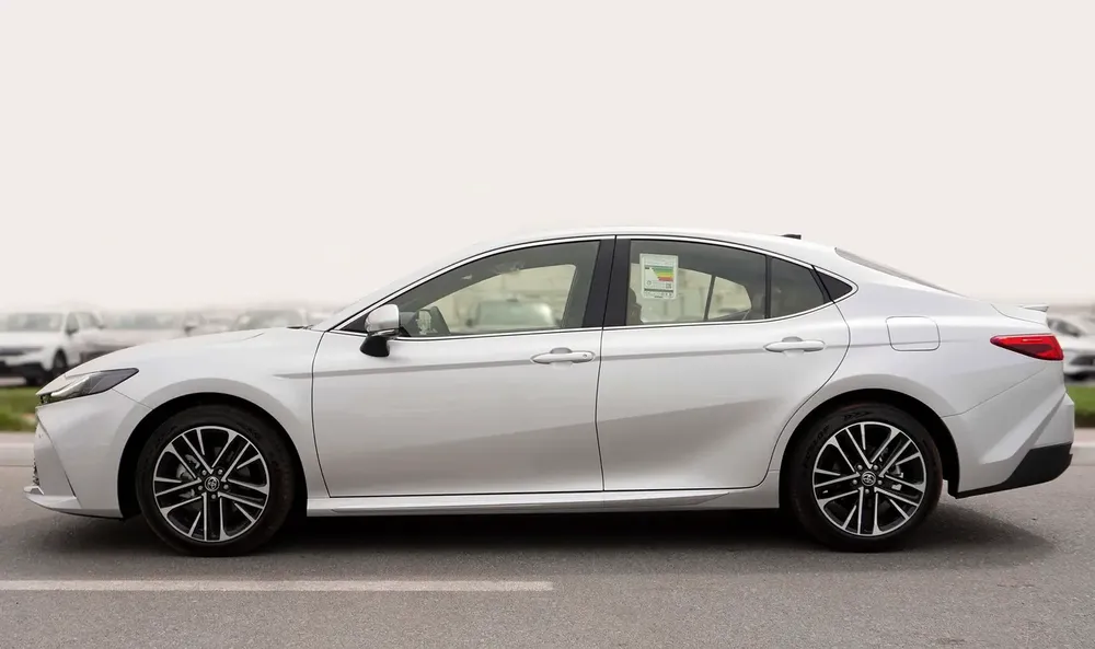 2025 MODEL TOYOTA-CAMRY 2.5L GLE - Image 4