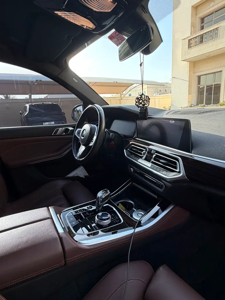 BMW X5 2020 x4.0i GCC specs (First owner AGMC) - Image 13