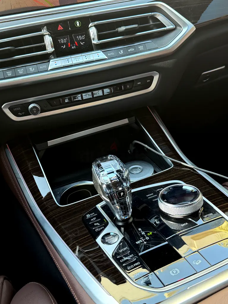 BMW X5 2020 x4.0i GCC specs (First owner AGMC) - Image 7