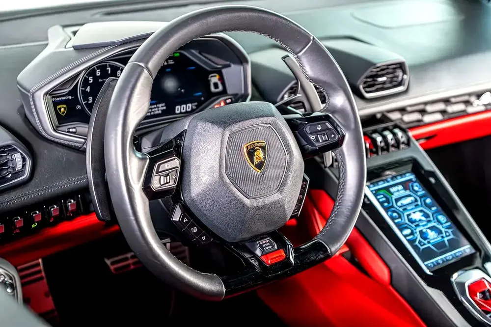 The most unique huracan with special color mansory carbon fiber edition.2nd owner.service history. - Image 11