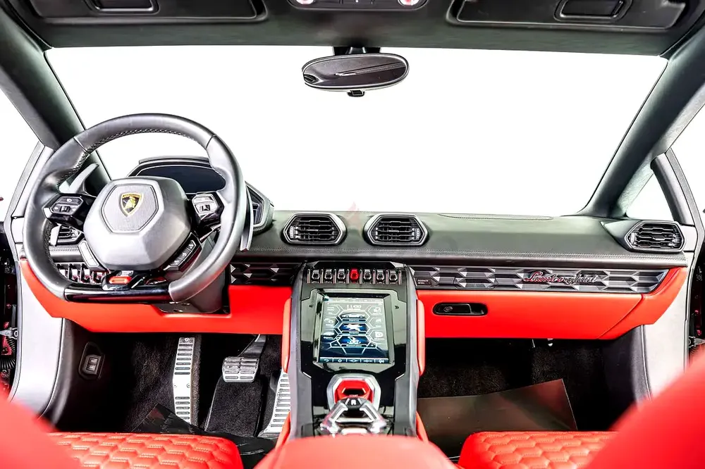 The most unique huracan with special color mansory carbon fiber edition.2nd owner.service history. - Image 13