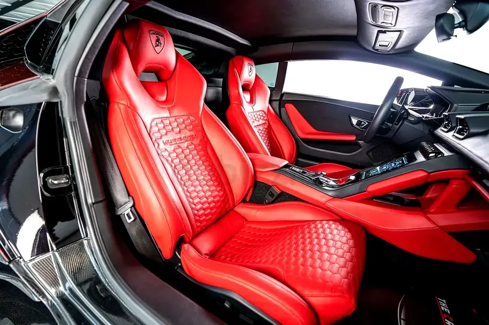 The most unique huracan with special color mansory carbon fiber edition.2nd owner.service history. - Image 14