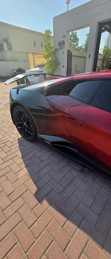 The most unique huracan with special color mansory carbon fiber edition.2nd owner.service history. - Image 5