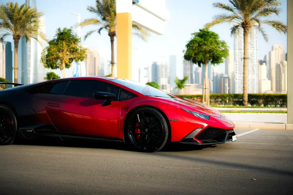 The most unique huracan with special color mansory carbon fiber edition.2nd owner.service history. - Image 8