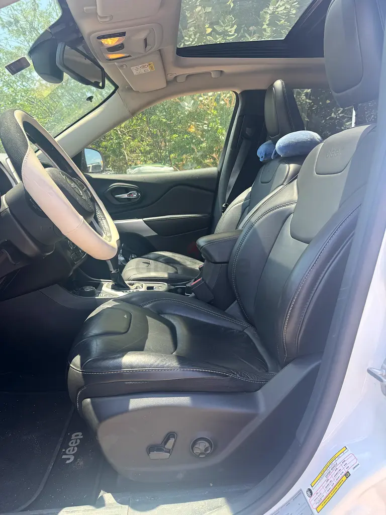 Jeep Cherokee 2018 model 4x4 Top option  panorama - Image 5