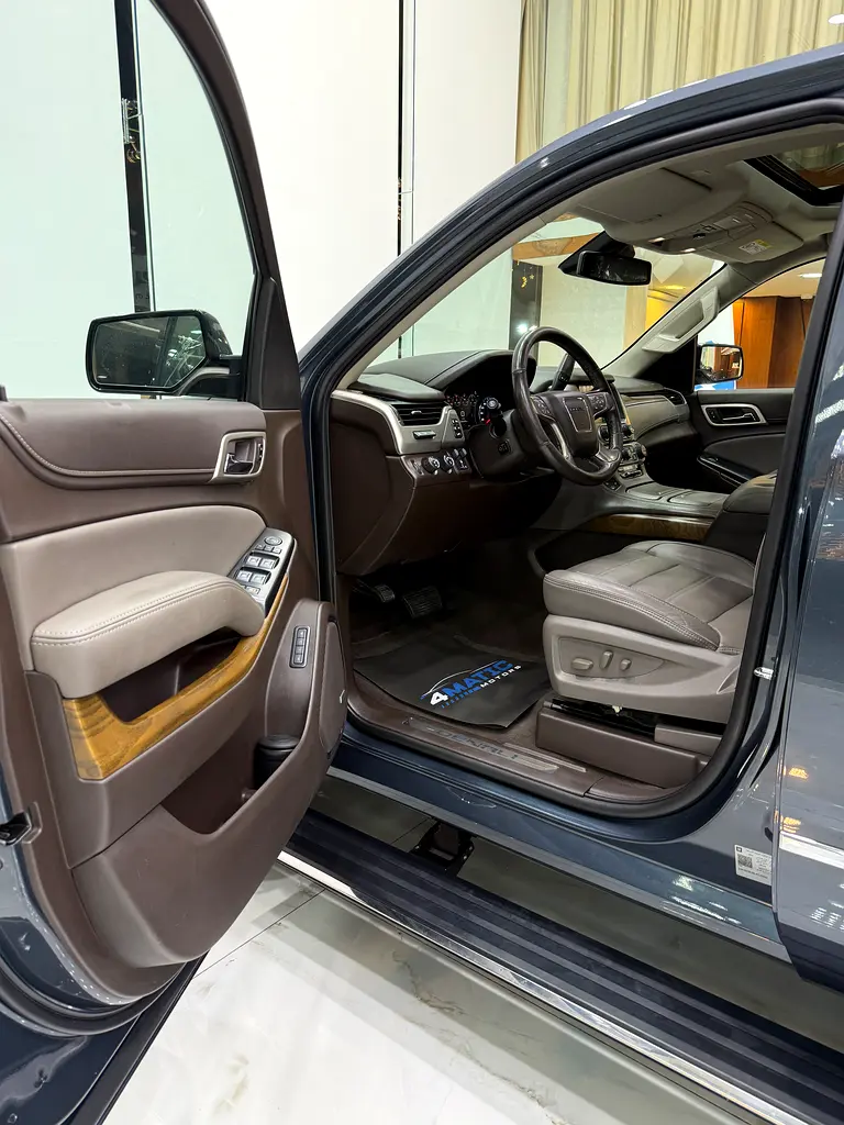 GMC Yukon Denali - Image 11