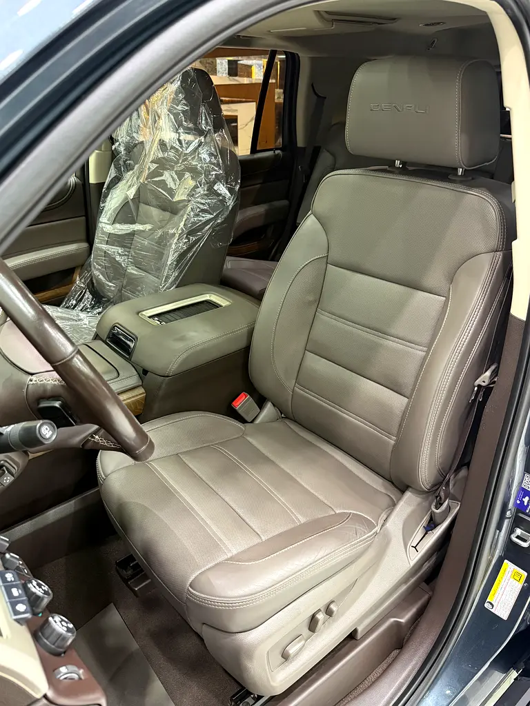 GMC Yukon Denali - Image 12