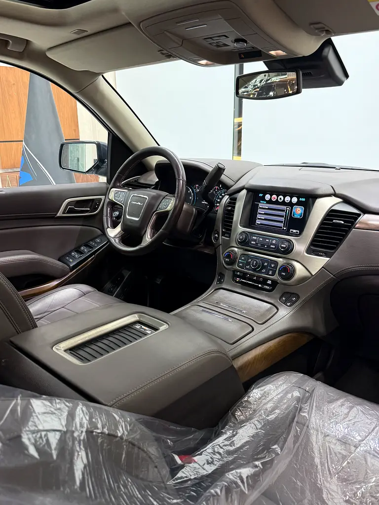 GMC Yukon Denali - Image 16
