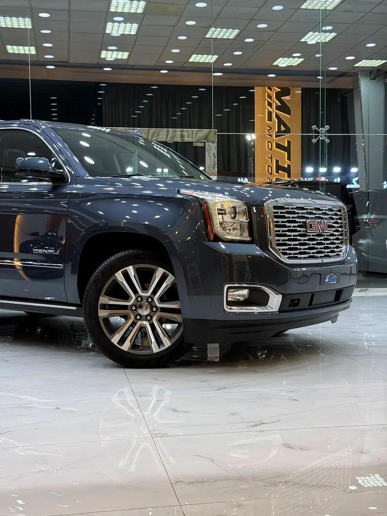 GMC Yukon Denali - Image 4