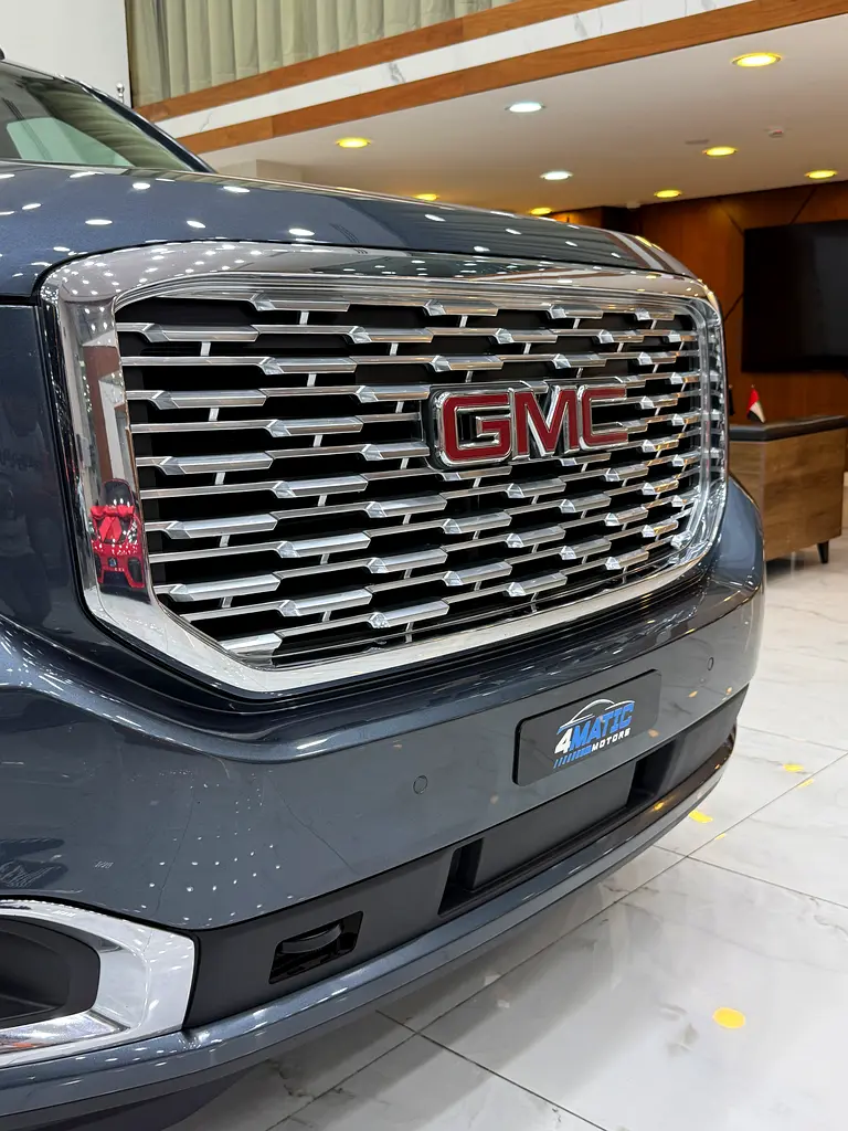GMC Yukon Denali - Image 5