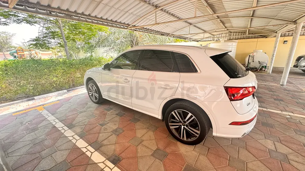 Audi Q5 45 TFSI Quattro S Line 2017 | GCC Specs | Low Mileage - Image 10